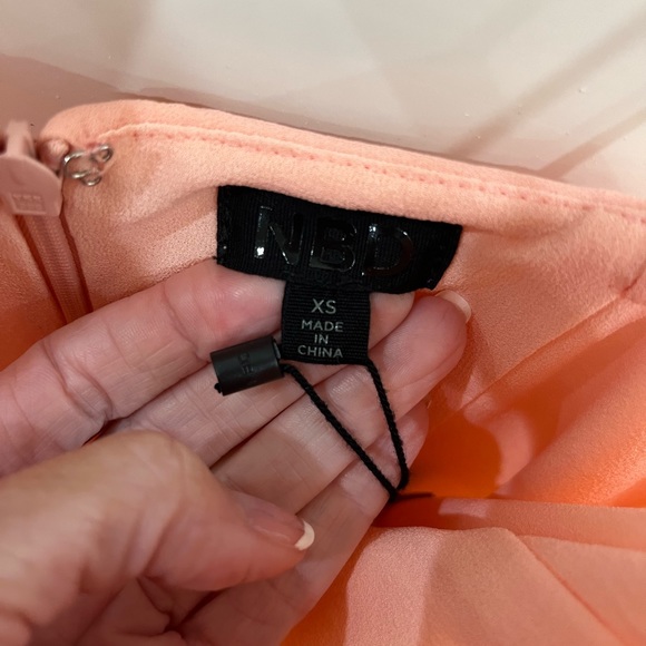 NWT coral dress in size x sm by NBD. Polyester. - Picture 5 of 8